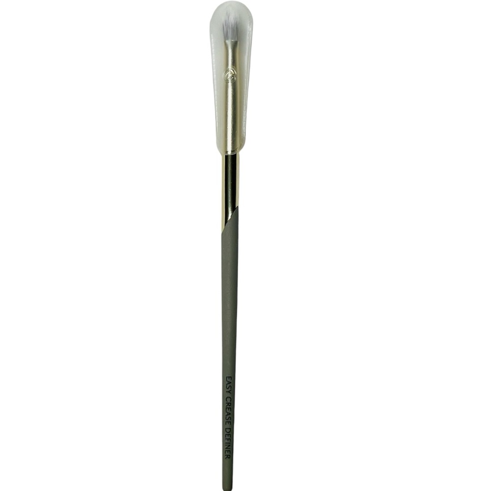 Easy Crease Definer Makeup Brush by Complex Culture Beauty